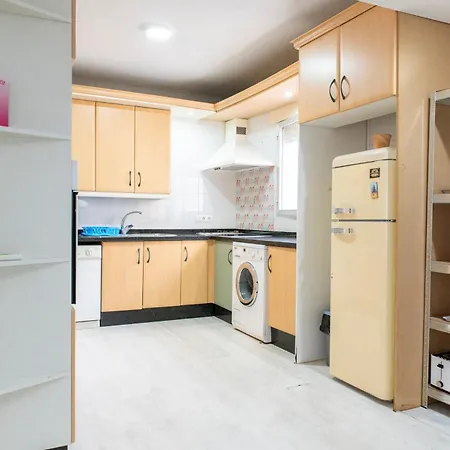 Atico Con Terraza Privada En El Casco Historico