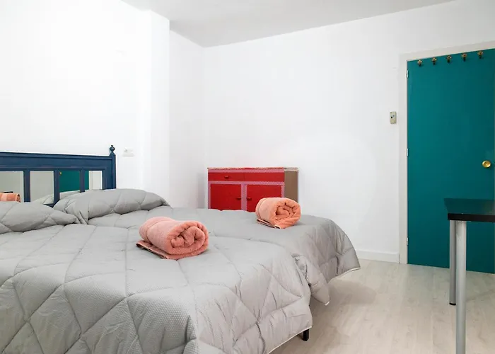 Atico Con Terraza Privada En El Casco Historico