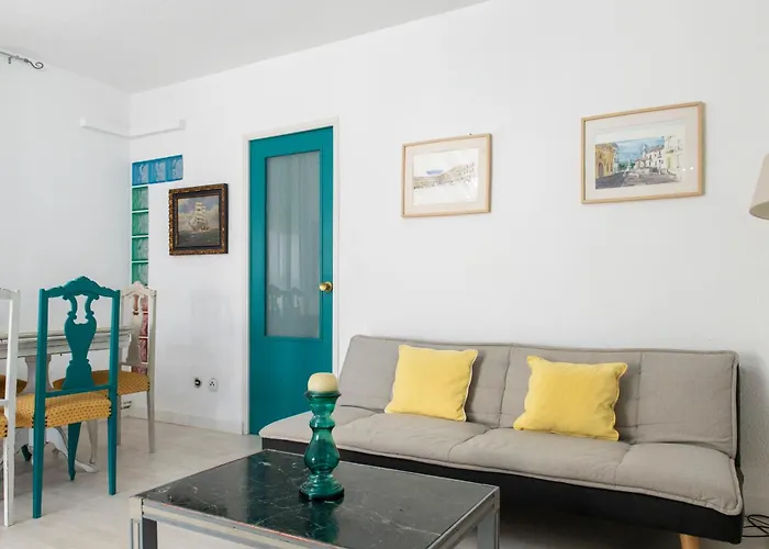 Atico Con Terraza Privada En El Casco Historico דירה