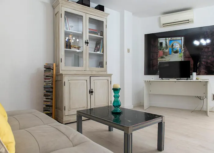 Atico Con Terraza Privada En El Casco Historico