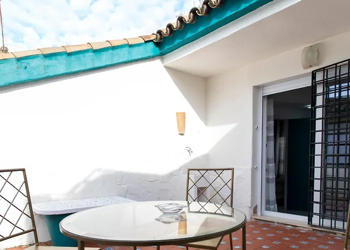 Atico Con Terraza Privada En El Casco Historico דירה *