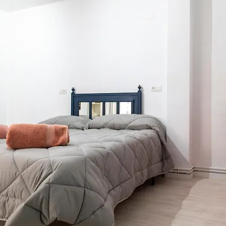 Atico Con Terraza Privada En El Casco Historico Apartamento