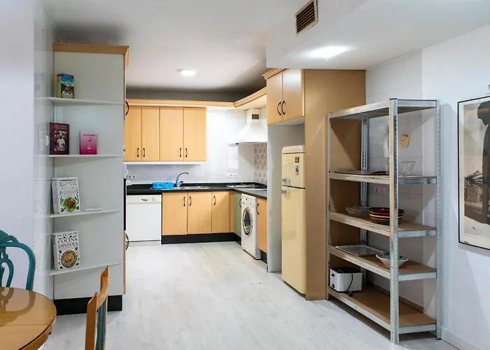 Atico Con Terraza Privada En El Casco Historico