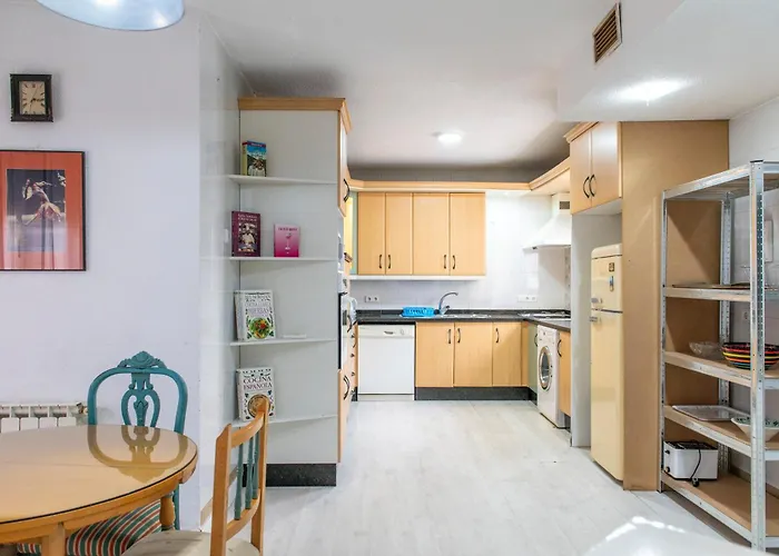 Atico Con Terraza Privada En El Casco Historico Apartment *